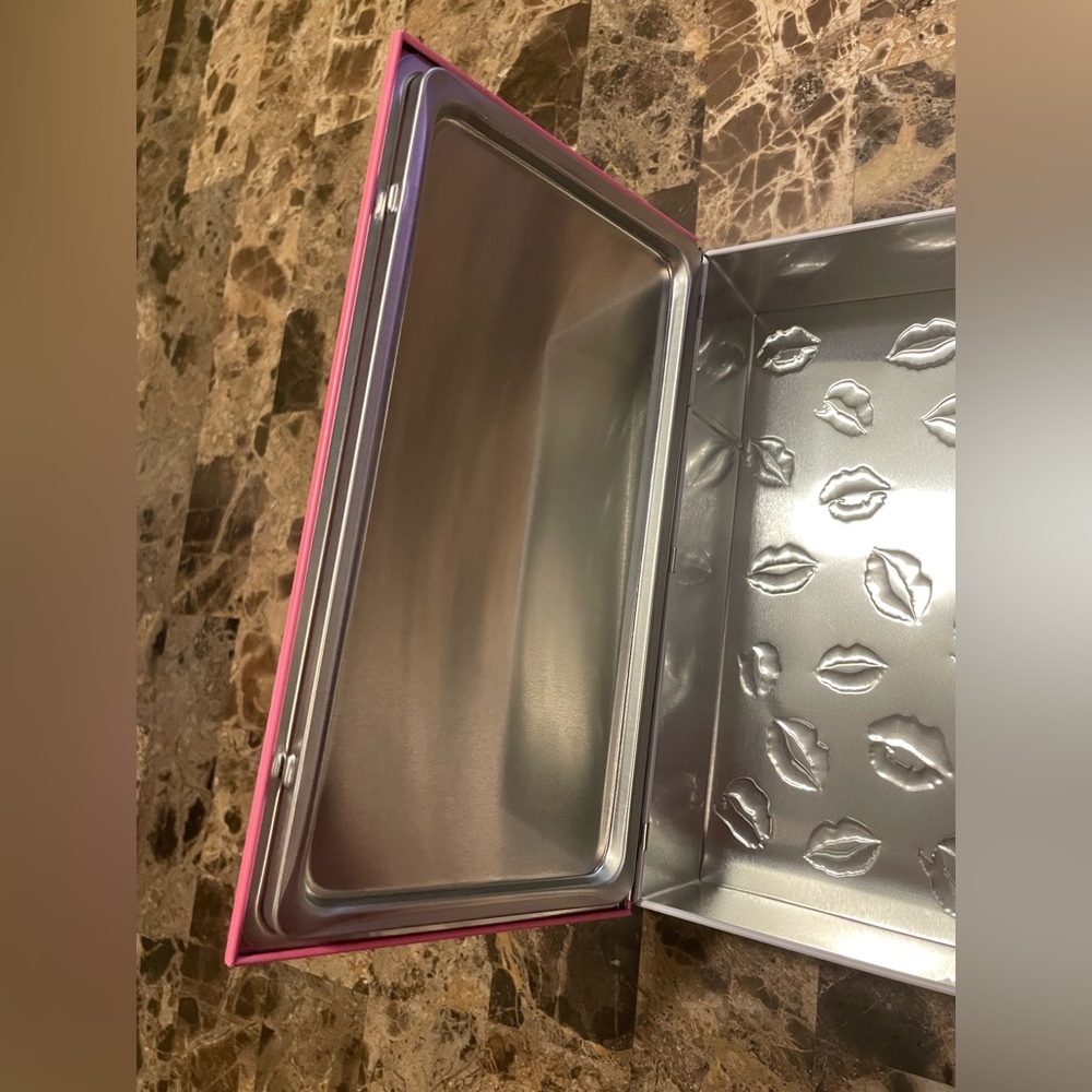 NEW AMC Mean Girls popcorn tin - Picture 11 of 11